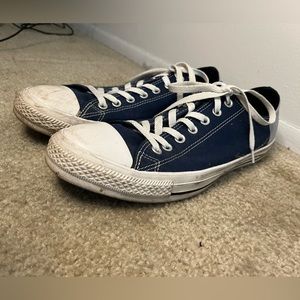 Navy Blue Converse Low-Top Shoes in Size 11